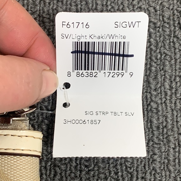 Coach Signature Stripe Tablet Ipad Sleeve Khaki White Canvas Jacquard F61716 - Picture 5 of 10